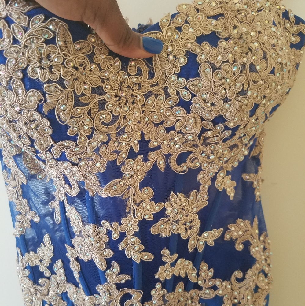 Gown - Picture 2 of 4